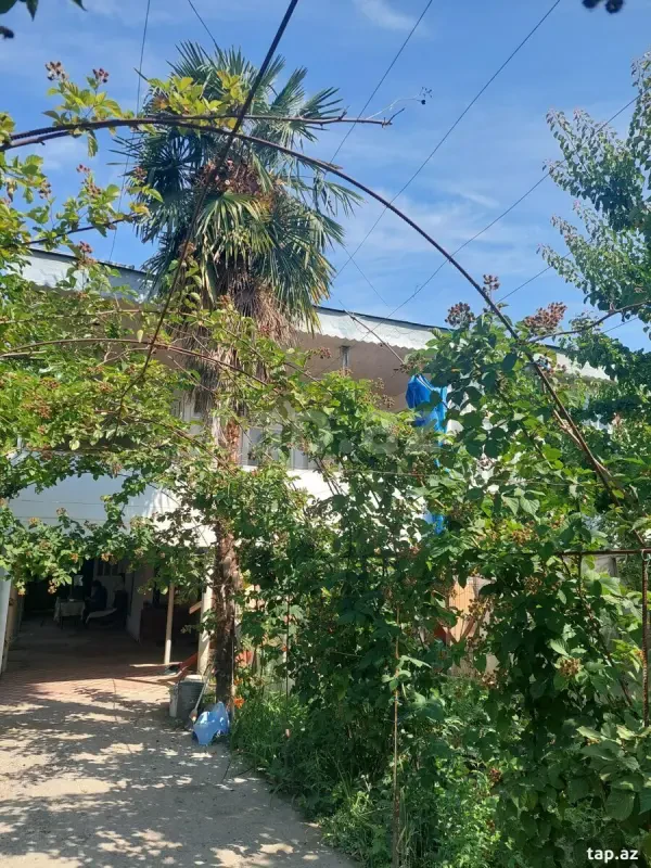 Satılır 5 otaqlı həyət evi 180 m²