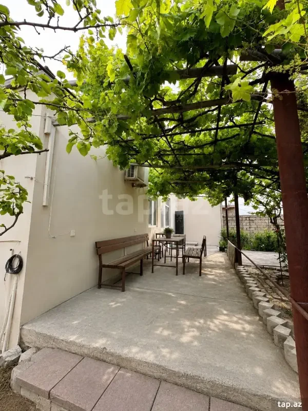Satılır 5 otaqlı həyət evi 128 m²