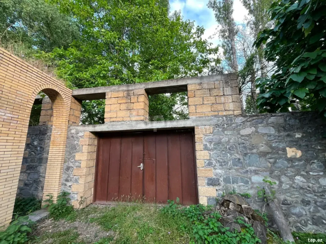 Satılır 5 otaqlı həyət evi 350 m²