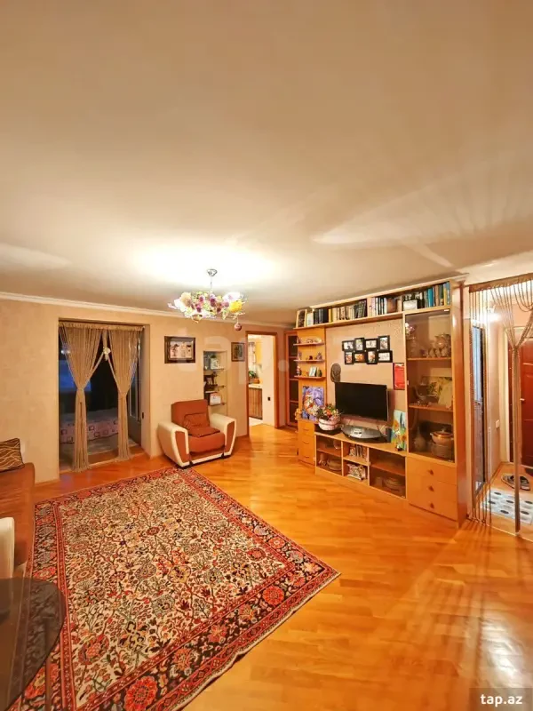Satılır 2 otaqlı mənzil 61 m²