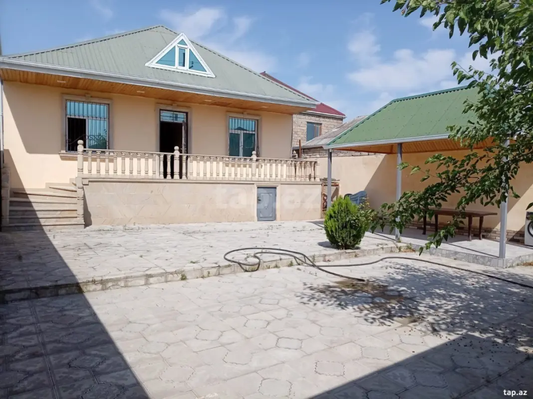 Satılır 4 otaqlı həyət evi 120 m²