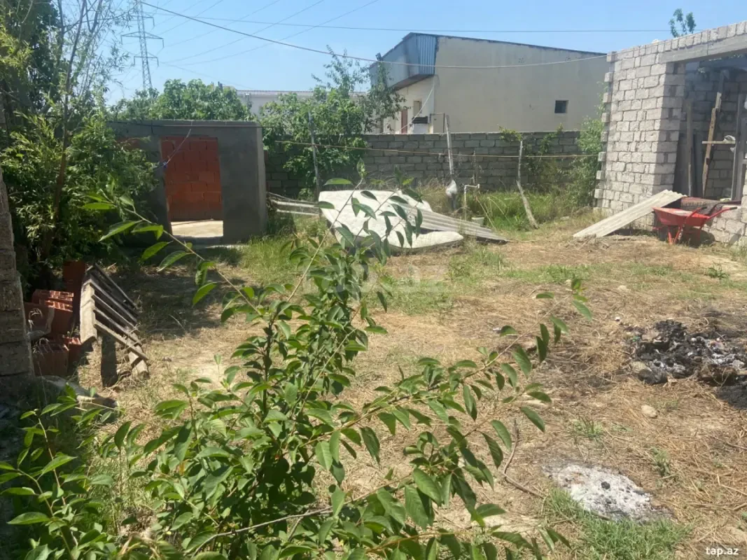 Satılır 2 otaqlı həyət evi 200 m²