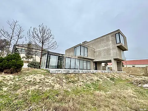 Satılır 14 otaqlı həyət evi 300 m² — Bakı 14 otaq 300.00 m²