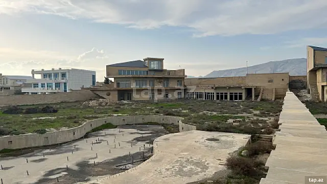 Satılır 15 otaqlı həyət evi 1556 m² — Bakı, Ümid qəs. 15 otaq 1556.00 m²