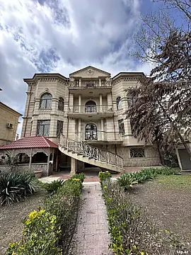 Satılır 7 otaqlı həyət evi 600 m² — Bakı 7 otaq 600.00 m²