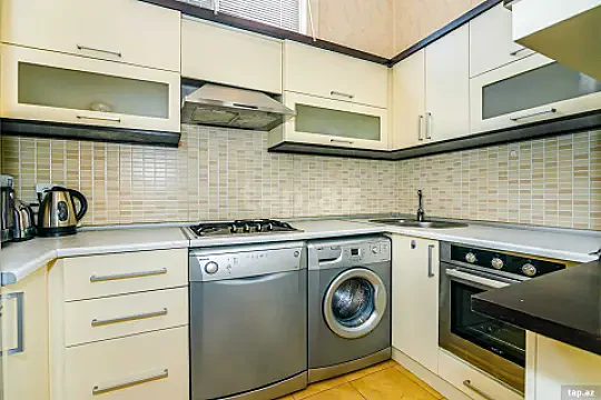 Kirayə verilir 2 otaqlı mənzil 70 m² — Bakı, Nizami 2 otaq 70.00 m²