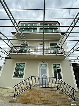 Kirayə verilir 7 otaqlı həyət evi 250 m² — Bakı, Buzovna 7 otaq 250.00 m²