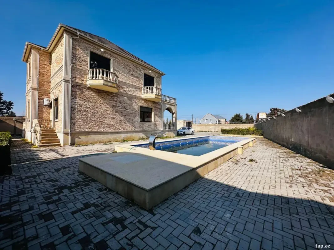Satılır 5 otaqlı həyət evi 400 m²