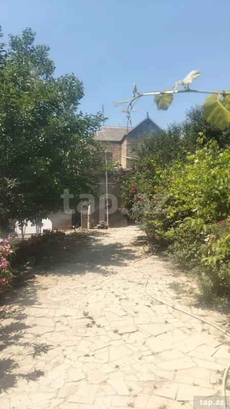 Satılır 4 otaqlı həyət evi 130 m²