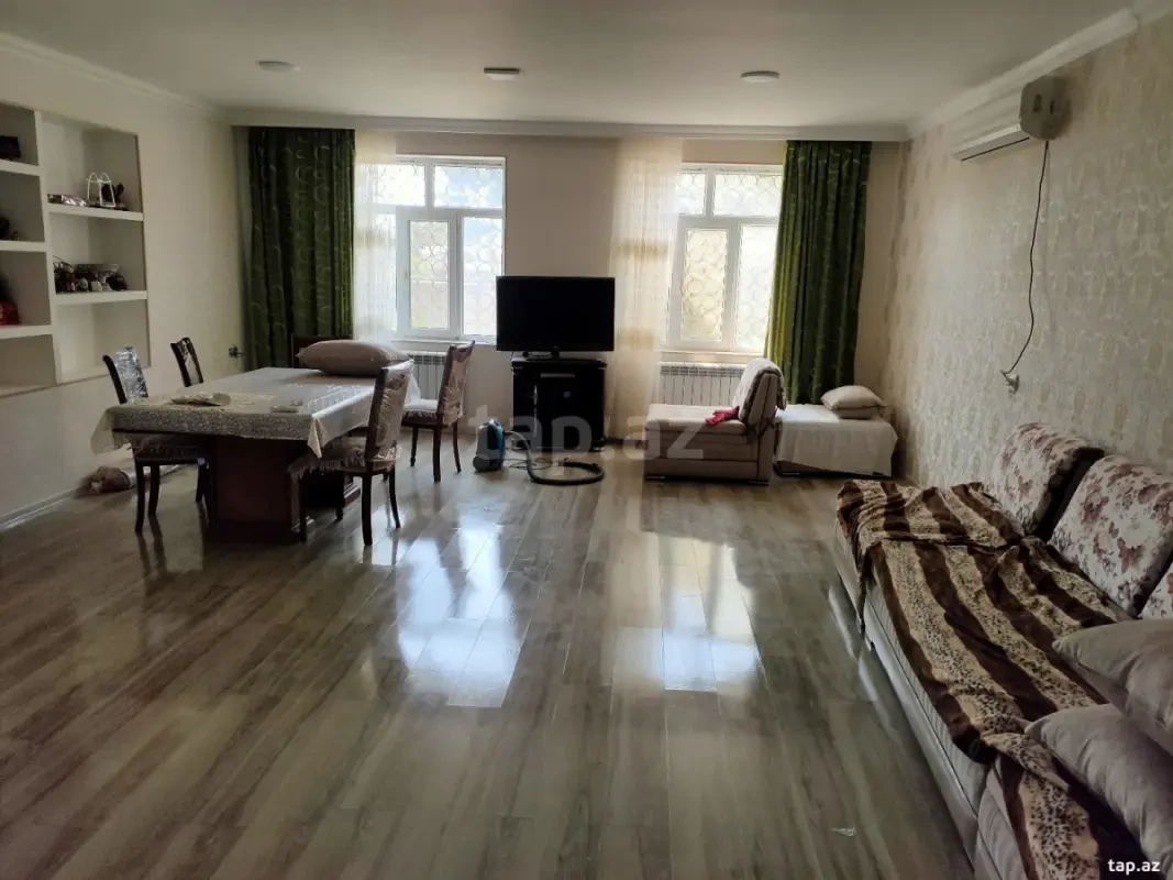 Kirayə verilir 6 otaqlı həyət evi 300 m²