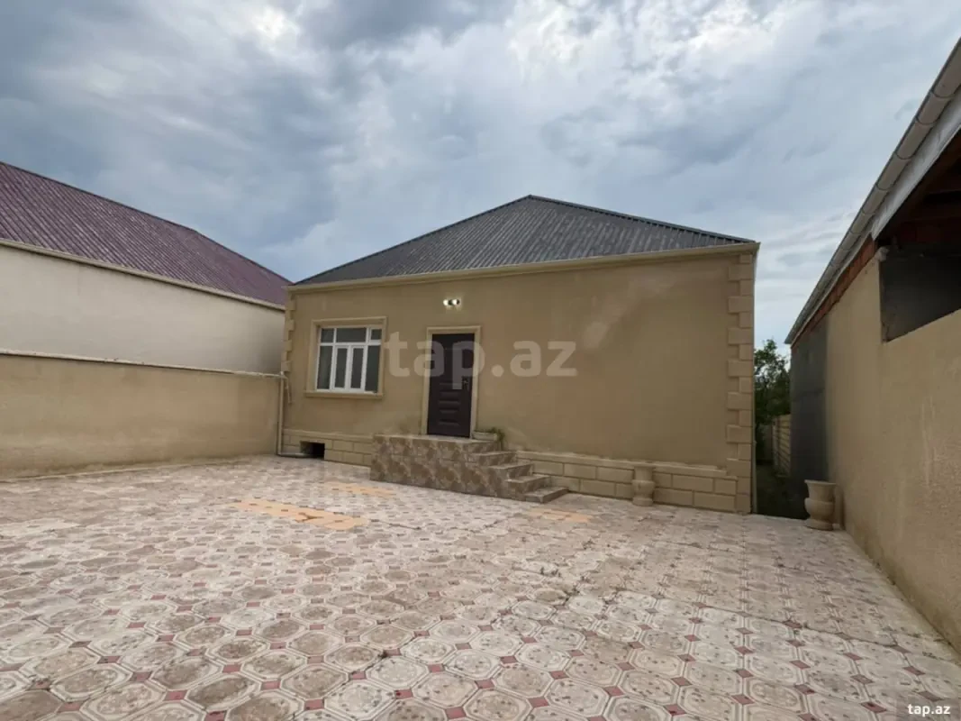 Satılır 4 otaqlı həyət evi 130 m²