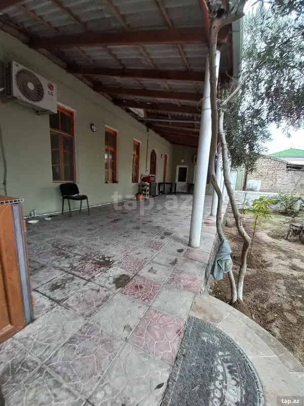 Satılır 6 otaqlı həyət evi 190 m²