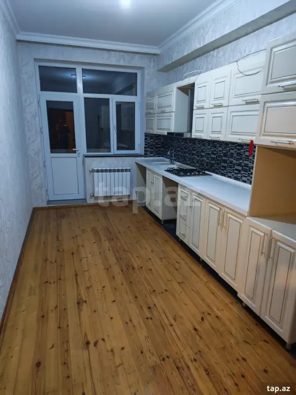 Kirayə verilir 2 otaqlı yeni tikili 75 m²