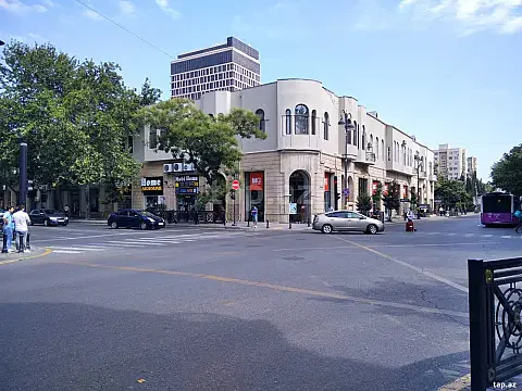 Kirayə verilir ofis — Bakı