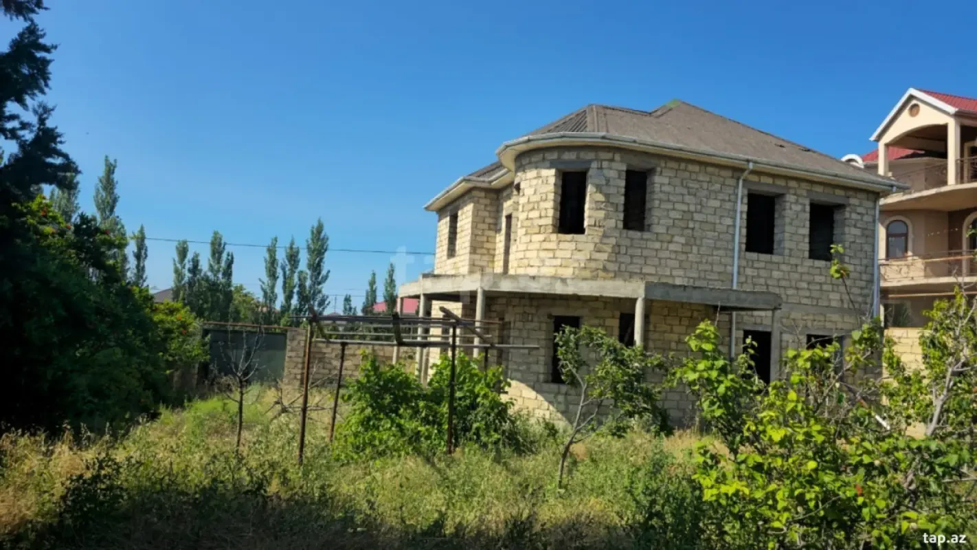 Satılır 6 otaqlı həyət evi 185 m²