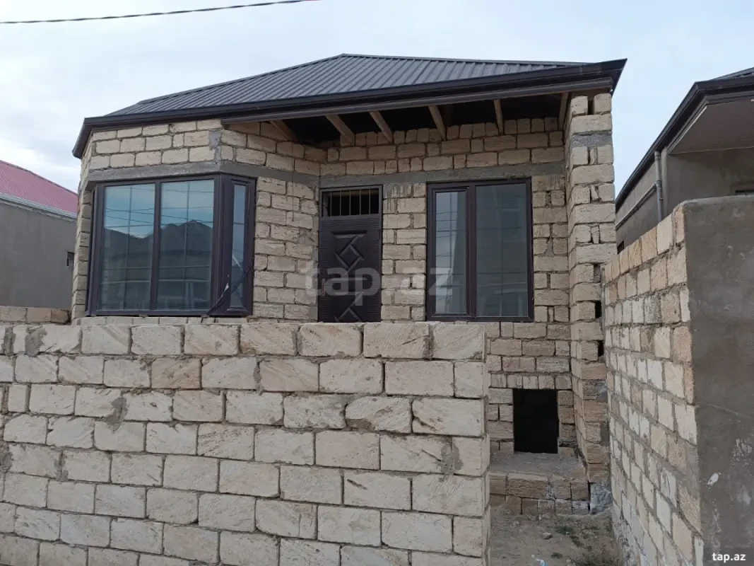 Satılır 2 otaqlı həyət evi 76 m²