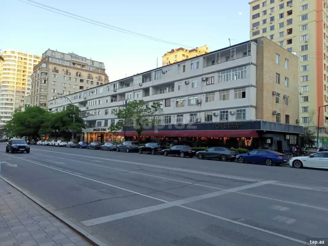 Satılır 2 otaqlı mənzil 67 m²