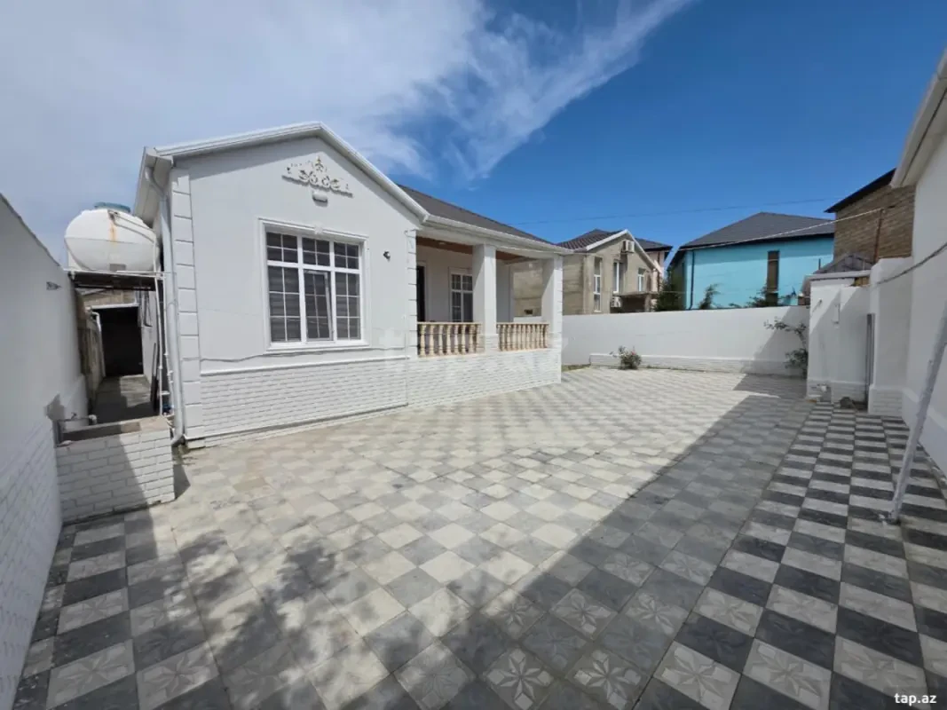 Satılır 4 otaqlı həyət evi 135 m²