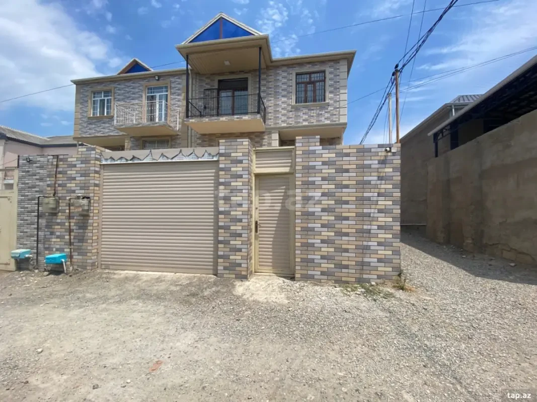 Satılır 4 otaqlı həyət evi 203 m²