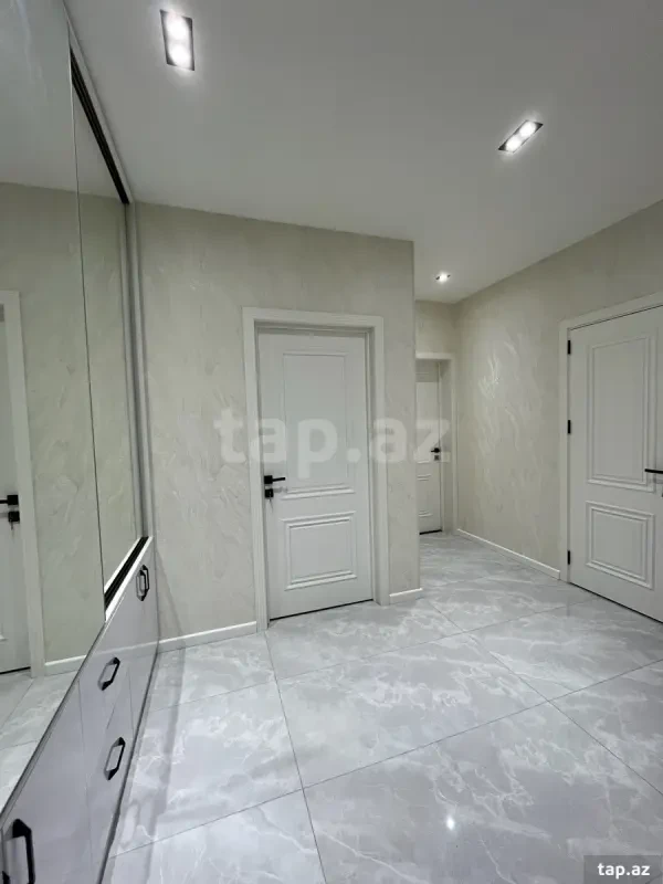 Kirayə verilir 2 otaqlı yeni tikili 70 m²