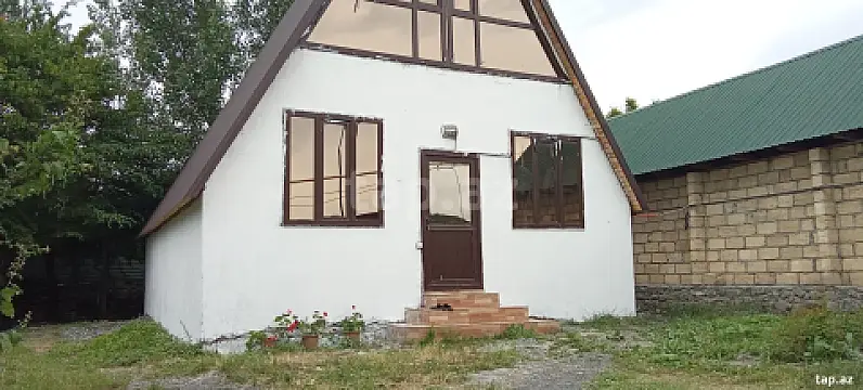 Kirayə verilir 4 otaqlı həyət evi 130 m² — Qəbələ 4 otaq 130.00 m²