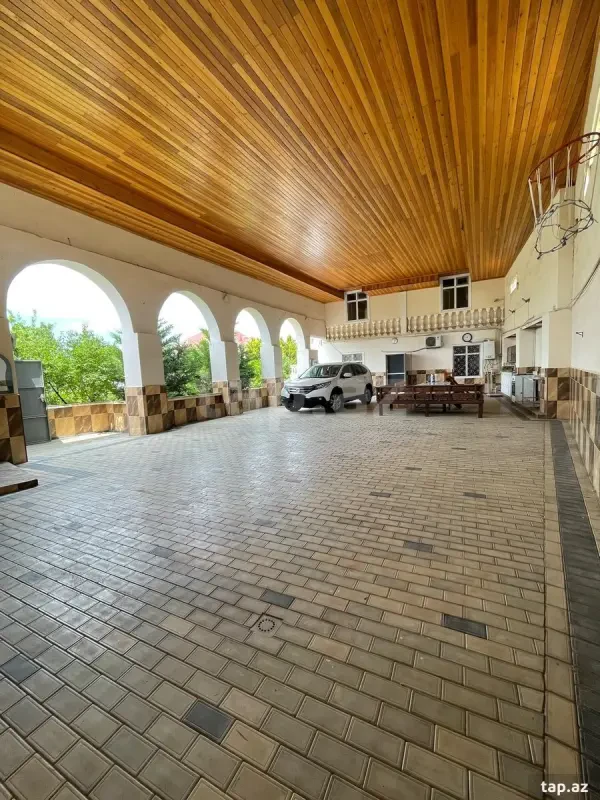 Satılır 6 otaqlı həyət evi 180 m²