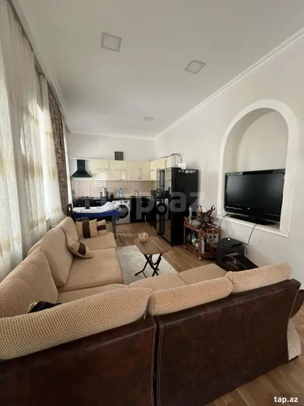 Satılır 5 otaqlı həyət evi 166 m²