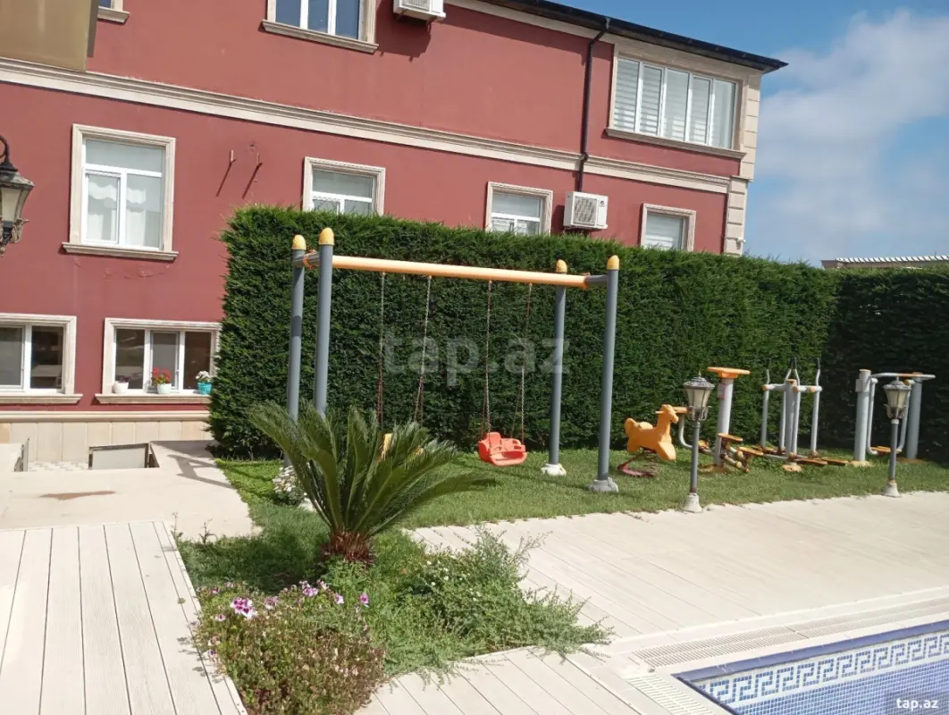 Satılır 20 otaqlı həyət evi 651 m²