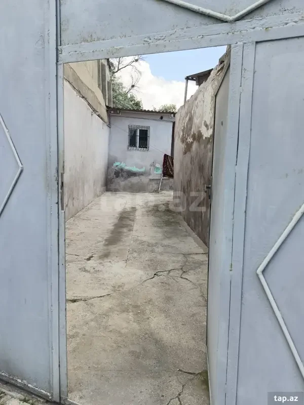 Satılır 6 otaqlı həyət evi 100 m²