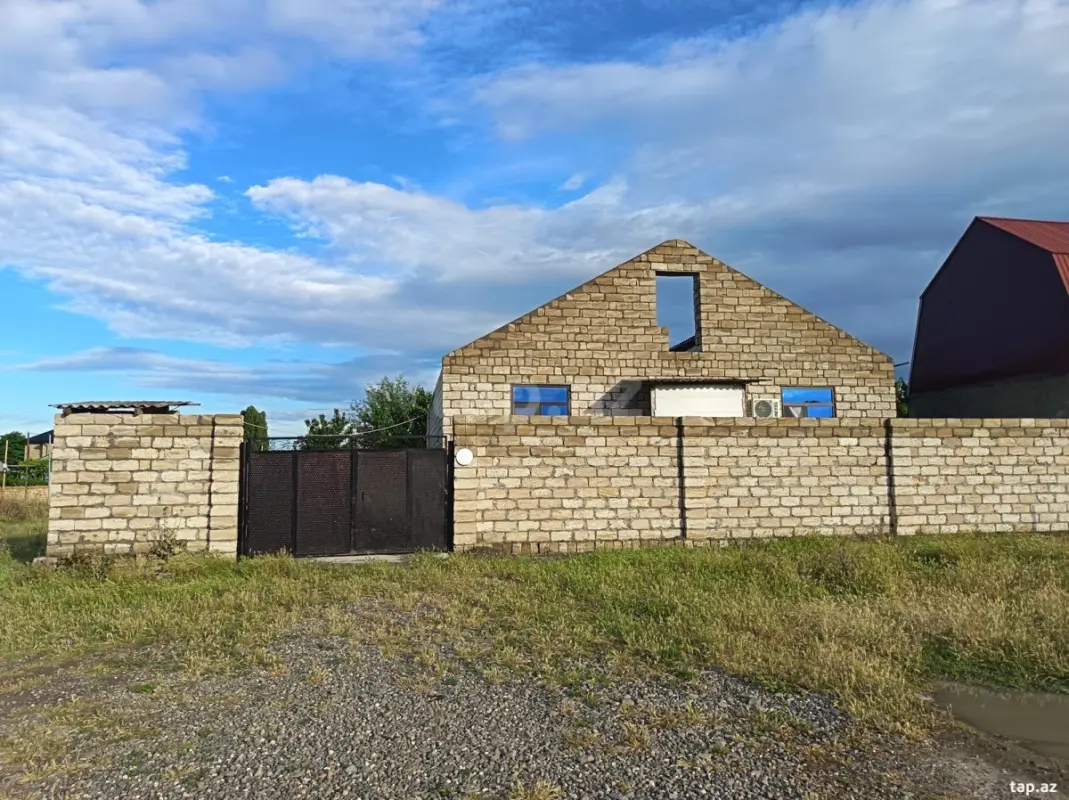 Satılır 6 otaqlı həyət evi 132 m²