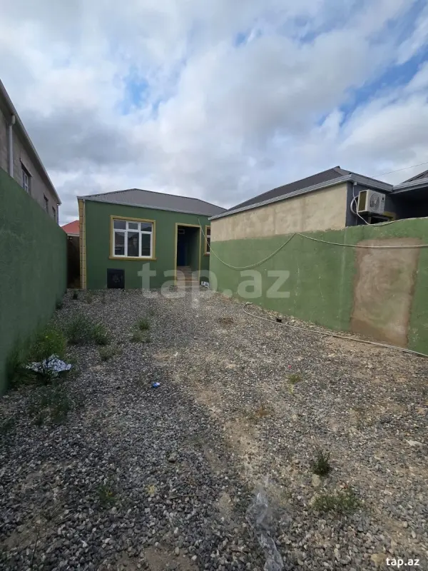 Satılır 3 otaqlı həyət evi 200 m²