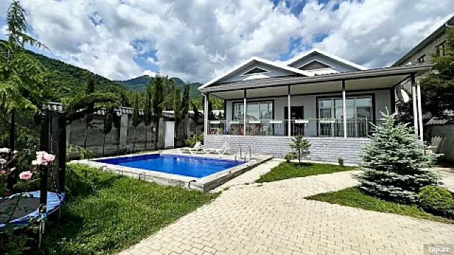 Kirayə verilir 4 otaqlı həyət evi 211 m² — Qəbələ 4 otaq 211.00 m²