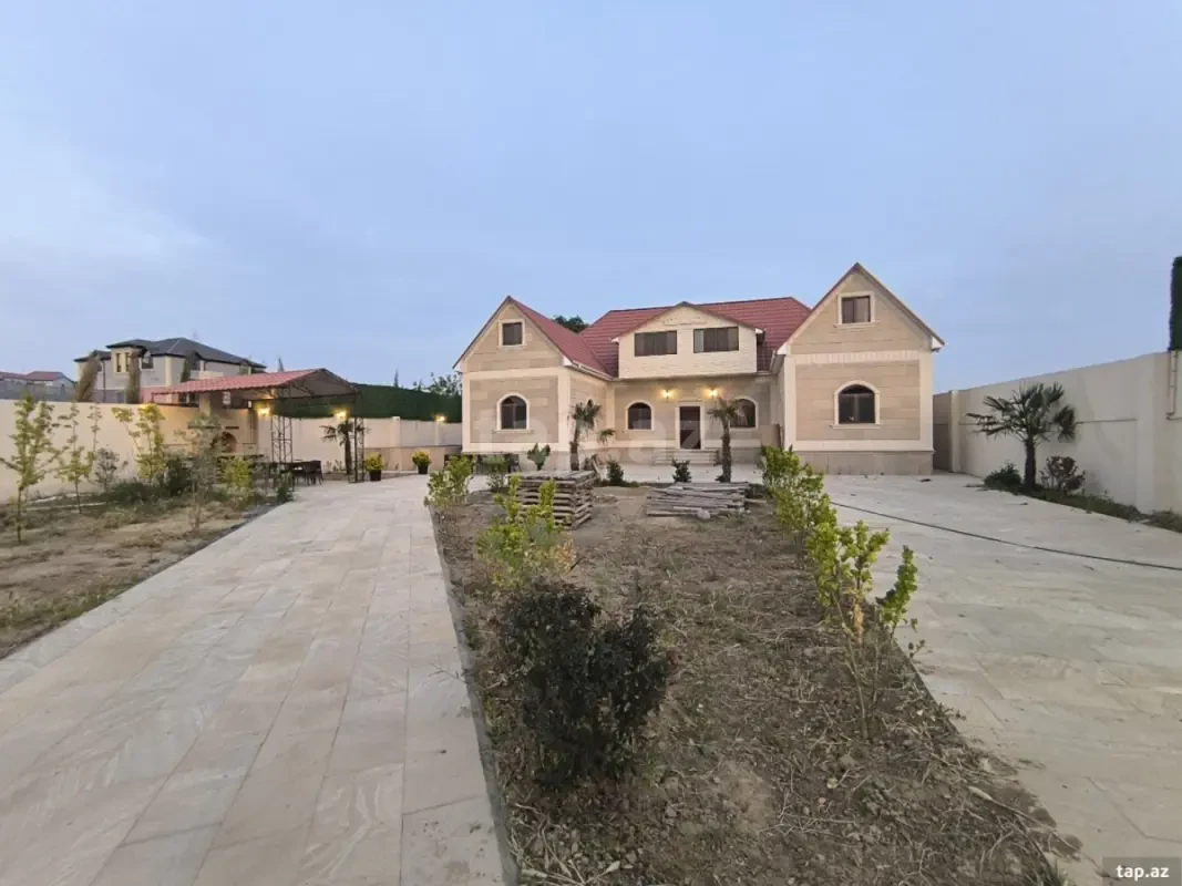 Kirayə verilir 7 otaqlı həyət evi 271 m²