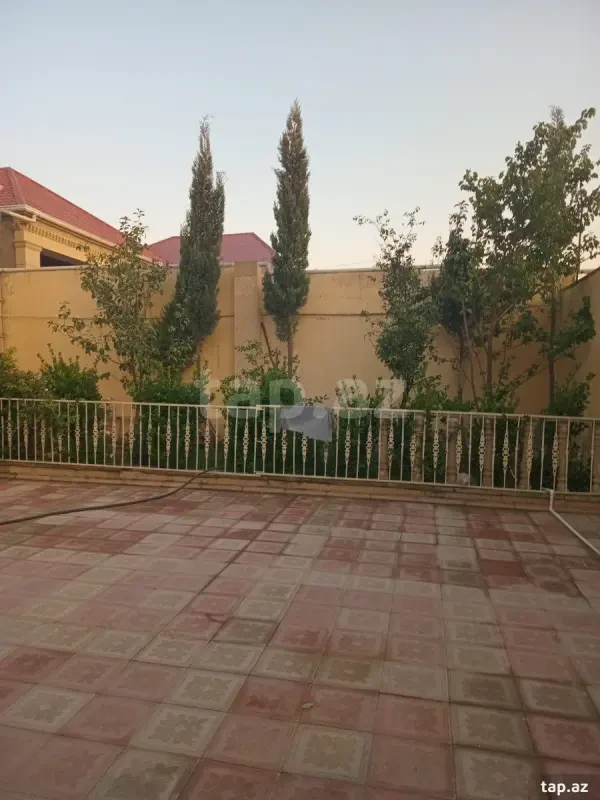 Satılır 3 otaqlı həyət evi 180 m²