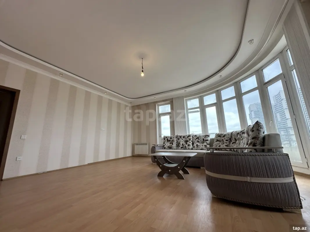 Satılır 3 otaqlı yeni tikili 143 m²