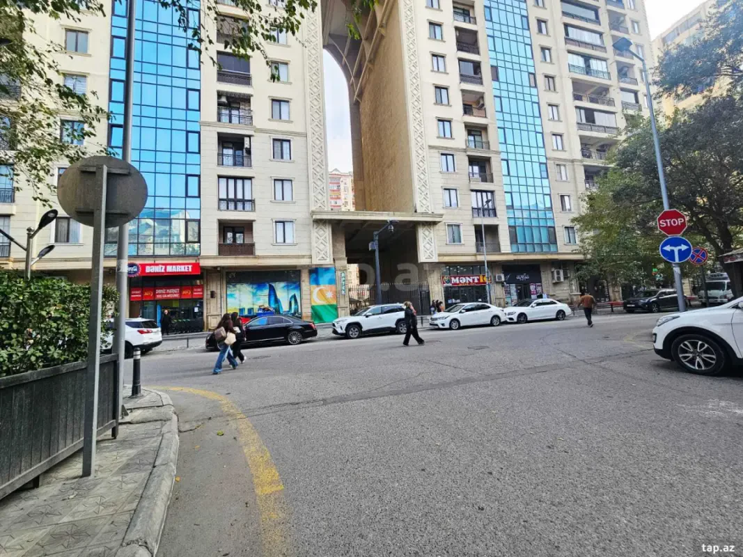 Satılır 3 otaqlı yeni tikili 172 m²