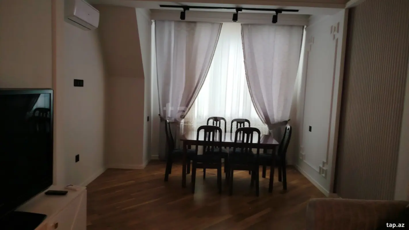 Kirayə verilir 3 otaqlı yeni tikili 117 m²