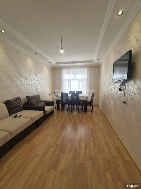 Kirayə verilir 2 otaqlı mənzil 65 m²