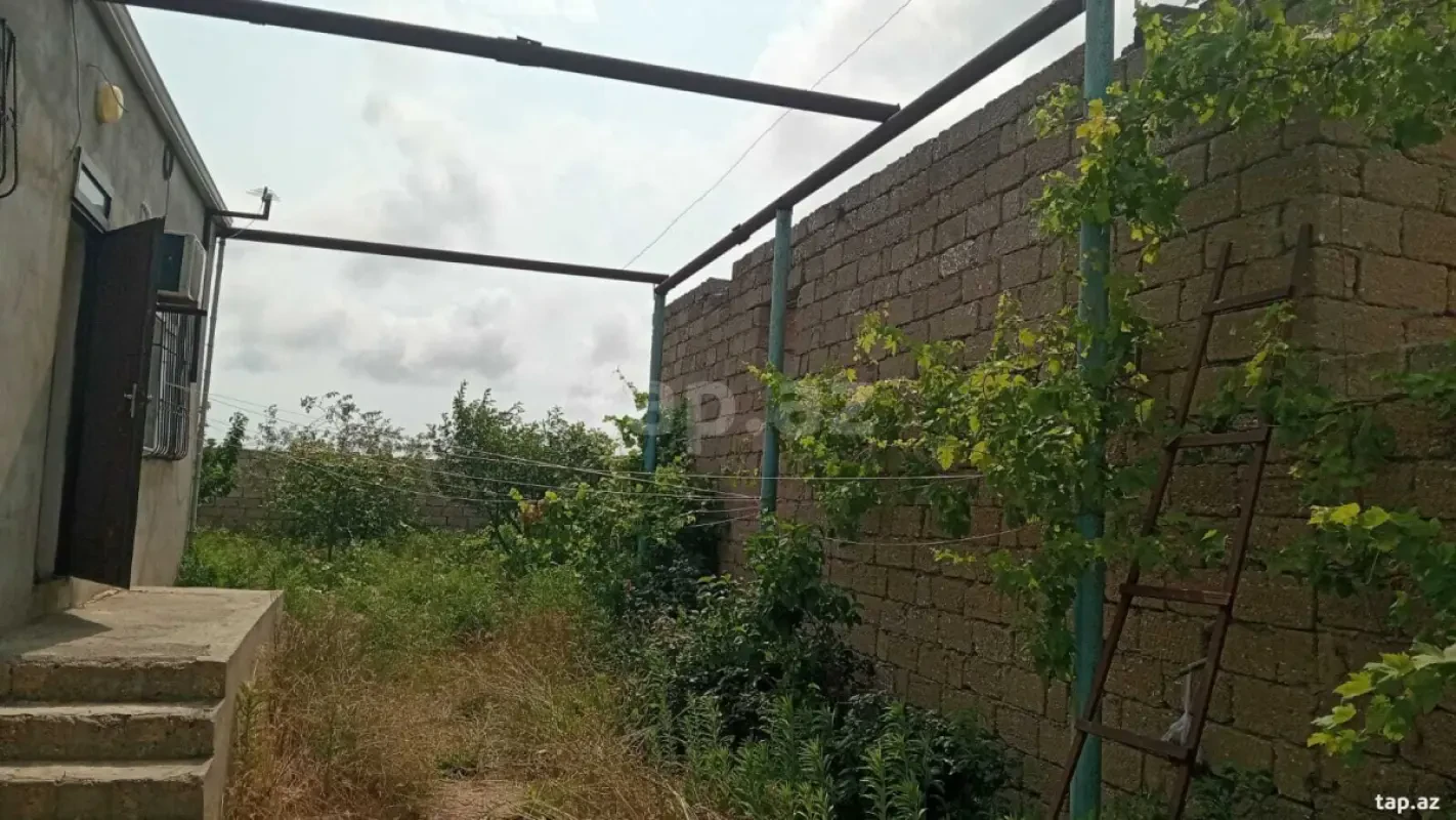 Satılır 3 otaqlı həyət evi 100 m²