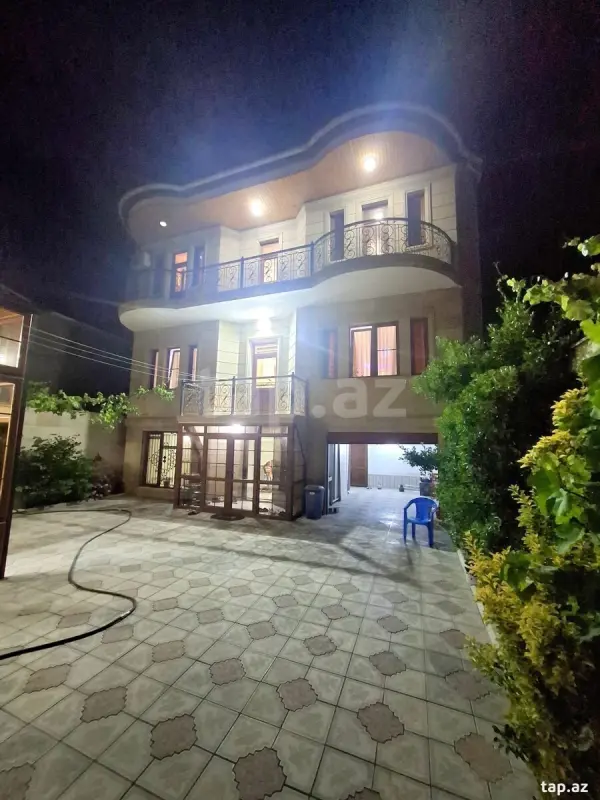 Satılır 6 otaqlı həyət evi 306 m²
