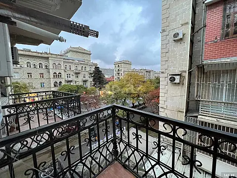 Satılır 1 otaqlı mənzil 42 m² — Bakı 1 otaq 42.00 m²