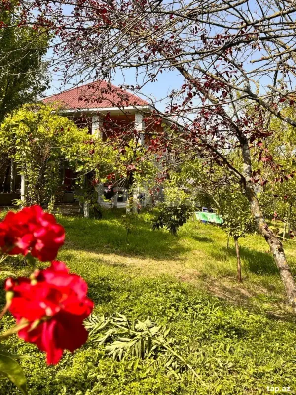 Kirayə verilir 4 otaqlı həyət evi 7 m²