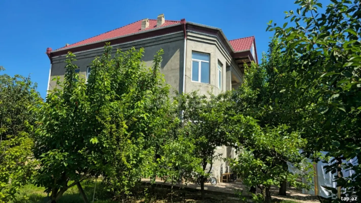 Satılır 7 otaqlı həyət evi 320 m²