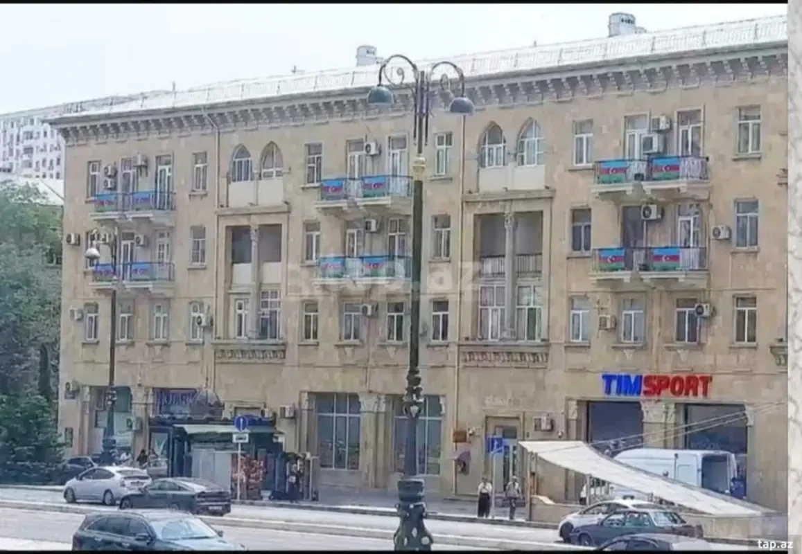 Kirayə verilir 3 otaqlı mənzil 120 m²