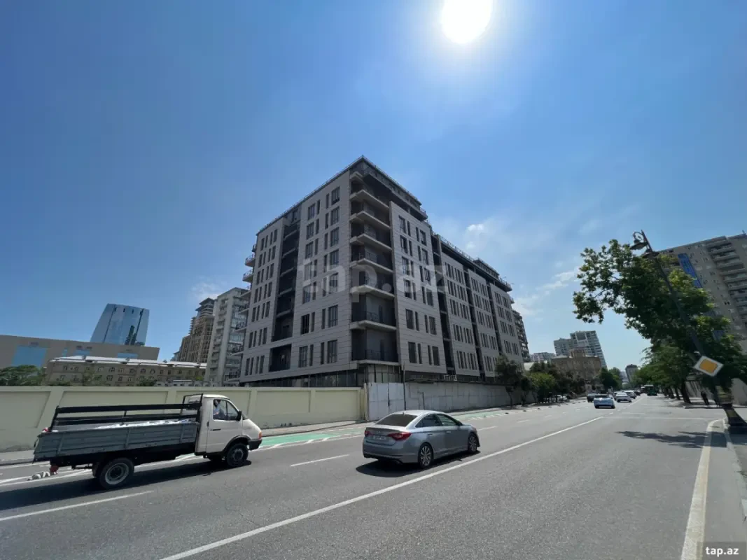 Satılır 2 otaqlı yeni tikili 82 m²