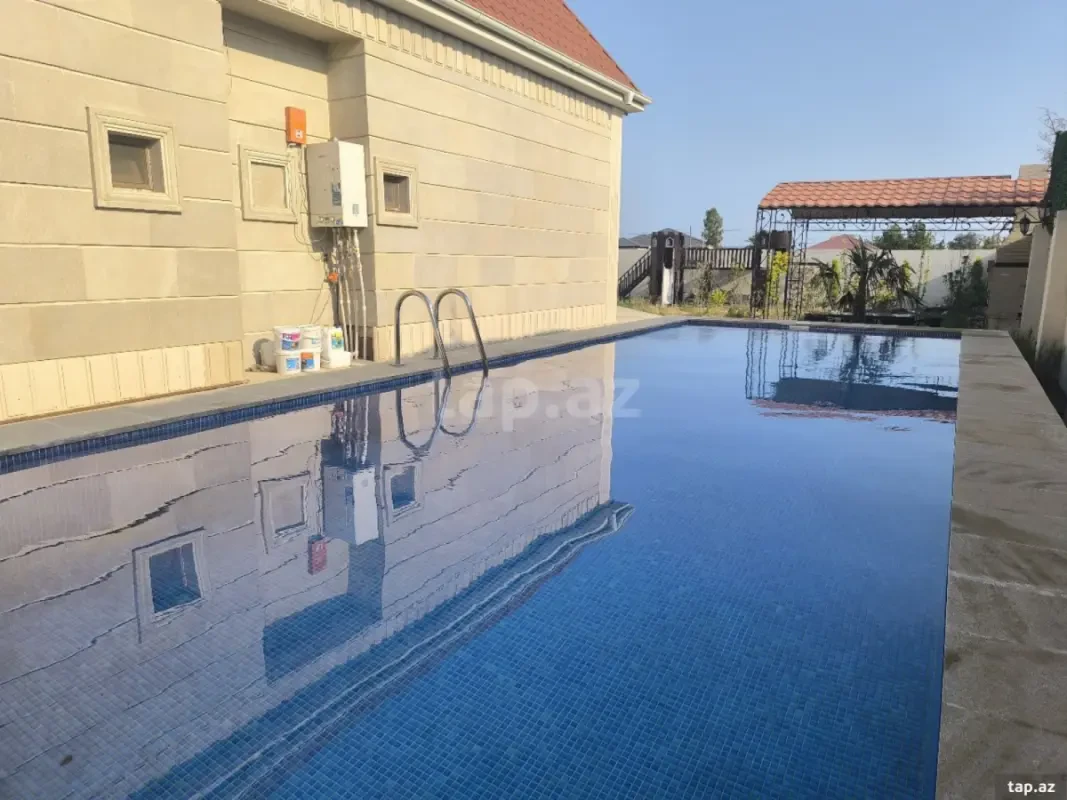 Kirayə verilir 7 otaqlı həyət evi 300 m²