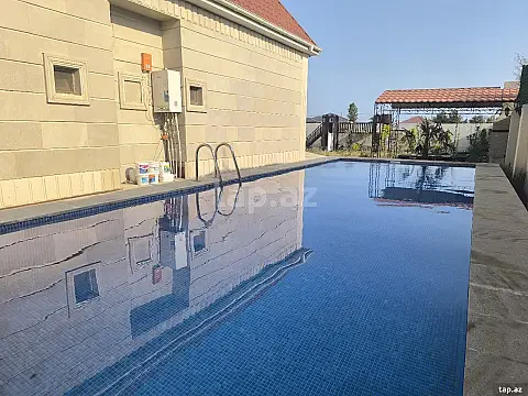 Kirayə verilir 7 otaqlı həyət evi 300 m² — Bakı, Novxanı 7 otaq 300.00 m²