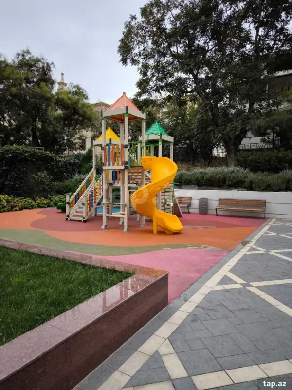 Satılır 2 otaqlı yeni tikili 74 m²