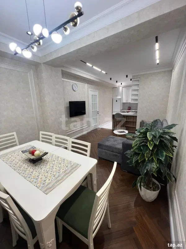 Kirayə verilir 2 otaqlı yeni tikili 75 m²