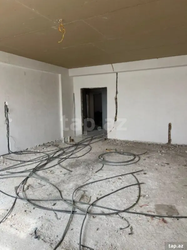 Satılır 4 otaqlı yeni tikili 200 m²